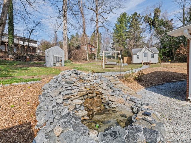 110 Ewart Drive, Hendersonville, NC 28739