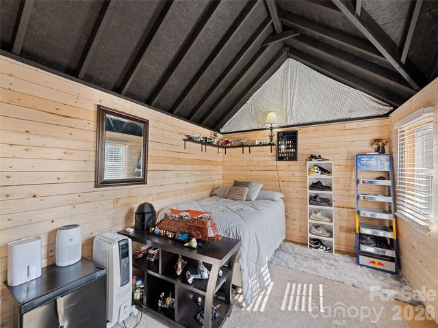 110 Ewart Drive, Hendersonville, NC 28739