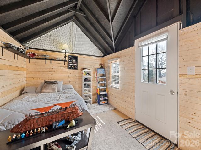 110 Ewart Drive, Hendersonville, NC 28739