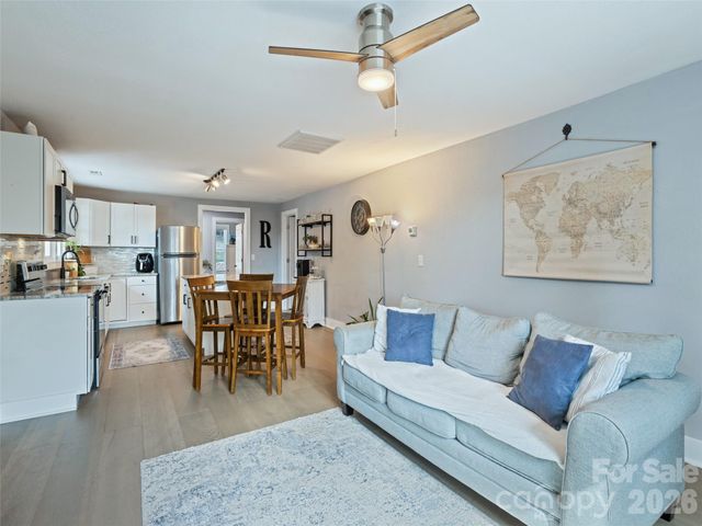 110 Ewart Drive, Hendersonville, NC 28739