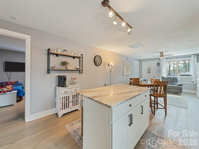 110 Ewart Drive, Hendersonville, NC 28739