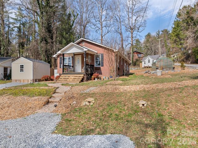 110 Ewart Drive, Hendersonville, NC 28739