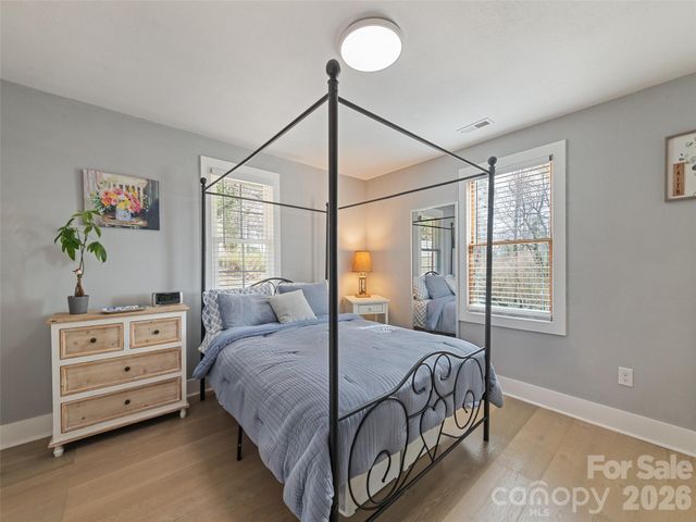 110 Ewart Drive, Hendersonville, NC 28739