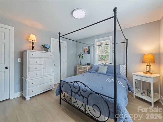 110 Ewart Drive, Hendersonville, NC 28739