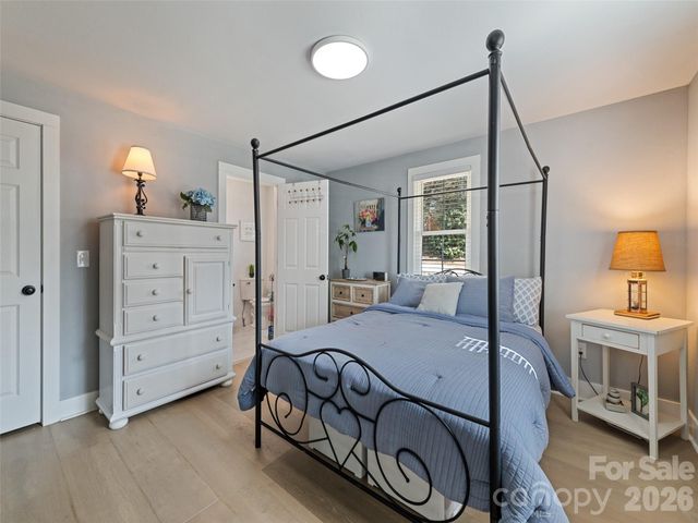 110 Ewart Drive, Hendersonville, NC 28739