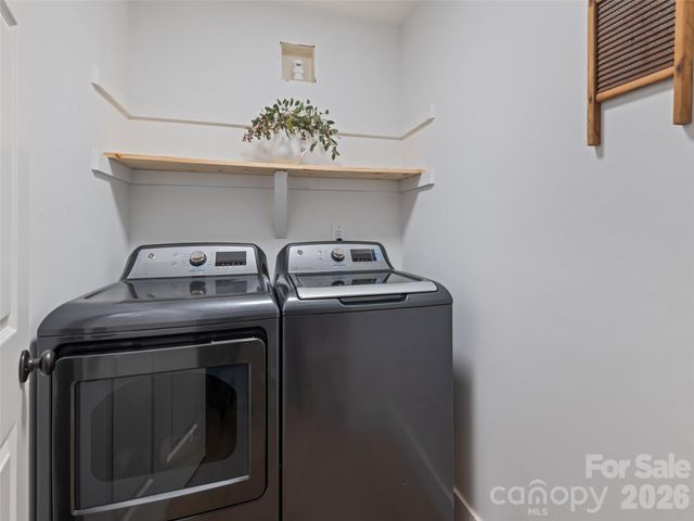 110 Ewart Drive, Hendersonville, NC 28739