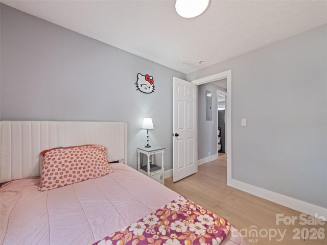 110 Ewart Drive, Hendersonville, NC 28739