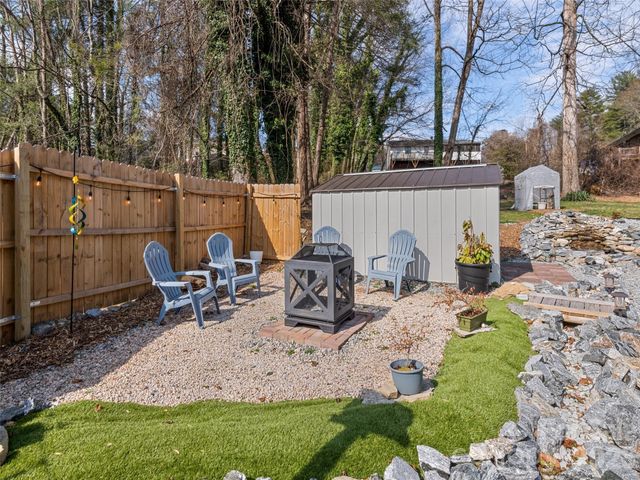 110 Ewart Drive, Hendersonville, NC 28739