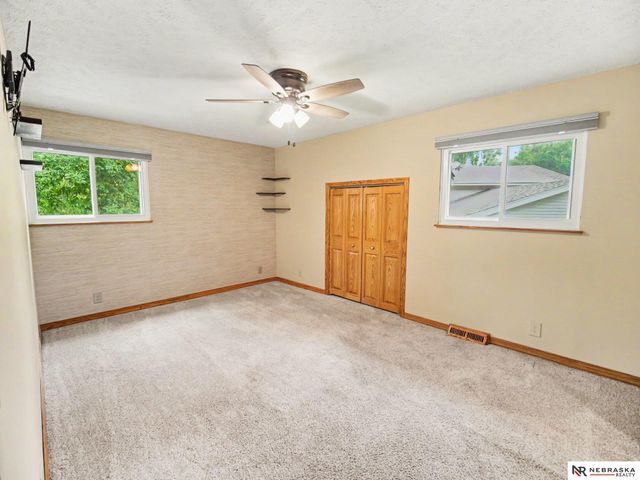 6613 S 139 Circle, Omaha, NE 68137