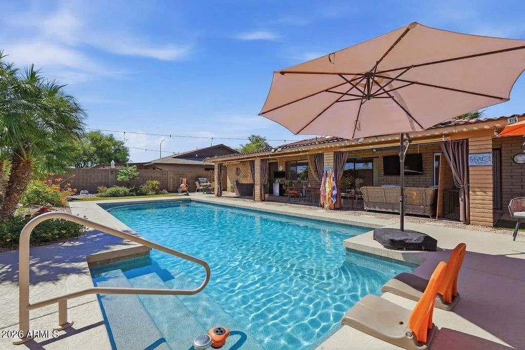 2441 S HONEYSUCKLE Circle, Mesa, AZ 85209 — photo 2
