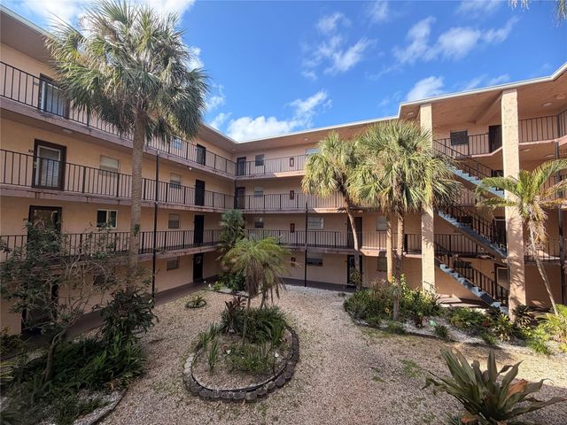 2850 Somerset Dr 208, Lauderdale Lakes, FL 33311