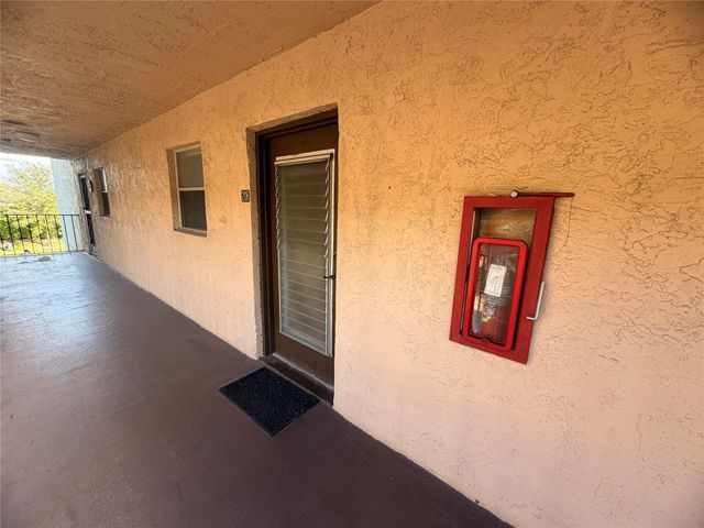 2850 Somerset Dr 208, Lauderdale Lakes, FL 33311