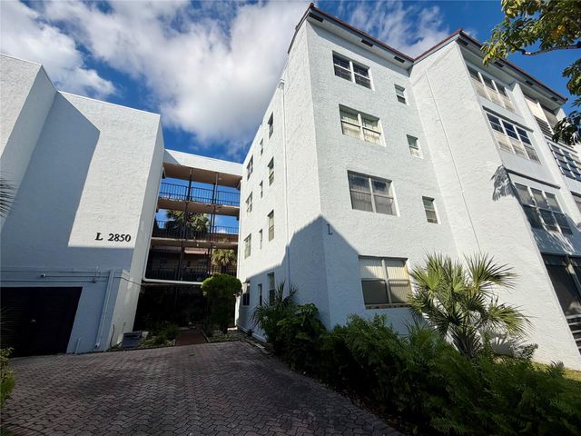 2850 Somerset Dr 208, Lauderdale Lakes, FL 33311