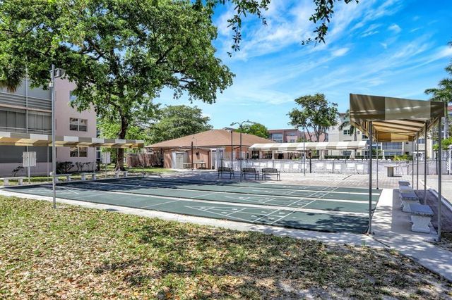 2850 Somerset Dr 208, Lauderdale Lakes, FL 33311