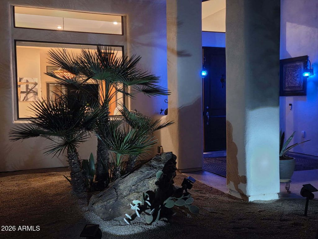 Image 10 of property listing at 14007 E BAJADA Drive, Scottsdale, AZ 85262