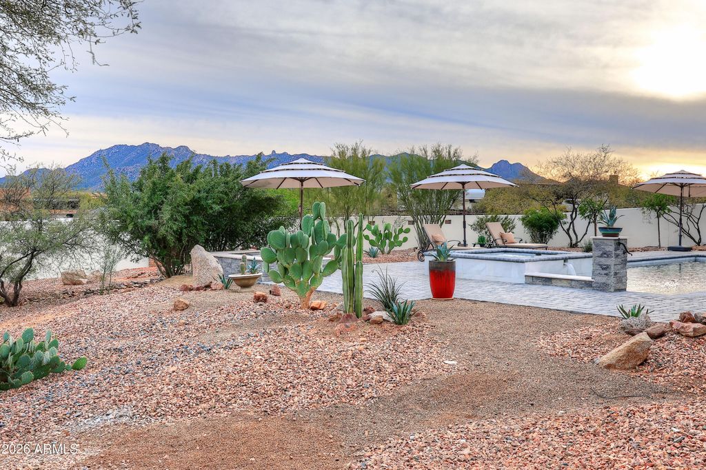 Image 31 of property listing at 14007 E BAJADA Drive, Scottsdale, AZ 85262