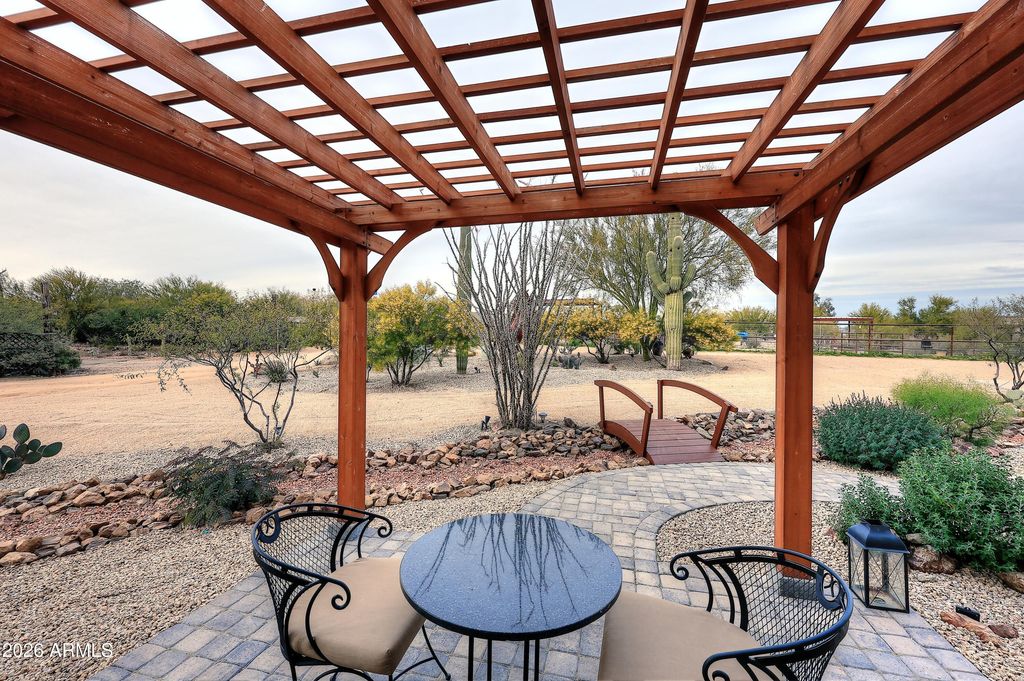 Image 9 of property listing at 14007 E BAJADA Drive, Scottsdale, AZ 85262