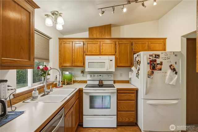 1486 Pilchuck Drive, Camano Island, WA 98282