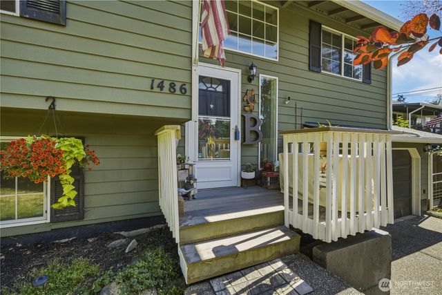 1486 Pilchuck Drive, Camano Island, WA 98282