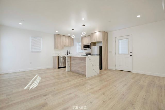 5650 Cartwright, North Hollywood, CA 91601