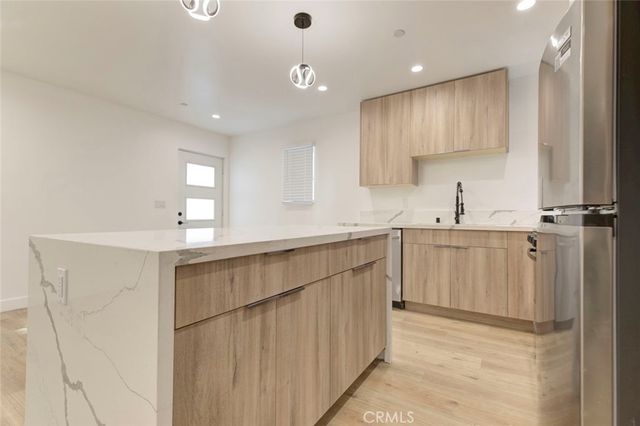 5650 Cartwright, North Hollywood, CA 91601