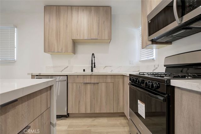 5650 Cartwright, North Hollywood, CA 91601