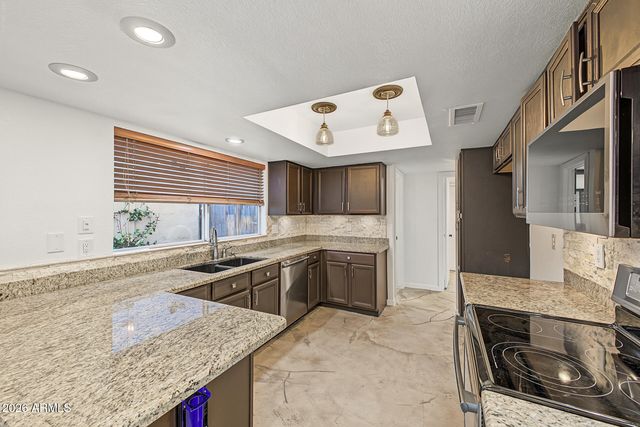 5003 W WIKIEUP Lane, Glendale, AZ 85308