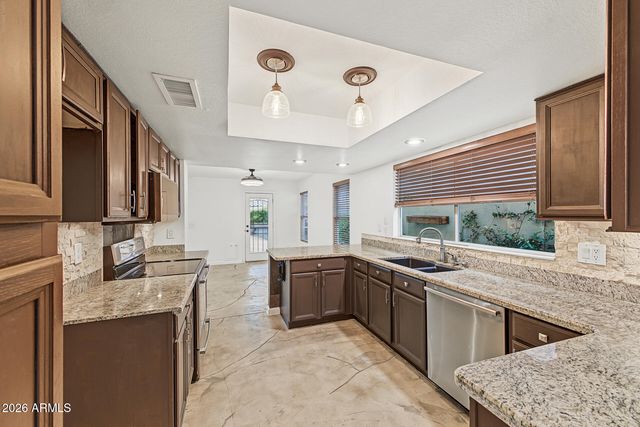 5003 W WIKIEUP Lane, Glendale, AZ 85308