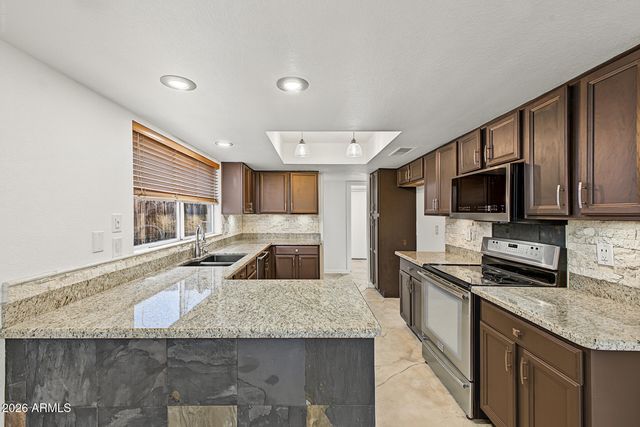 5003 W WIKIEUP Lane, Glendale, AZ 85308
