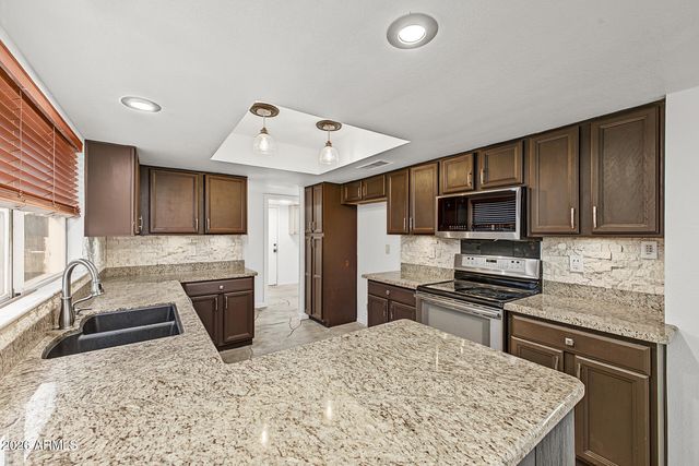 5003 W WIKIEUP Lane, Glendale, AZ 85308