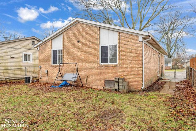 39476 Willmarth Street, Harrison Twp, MI 48045