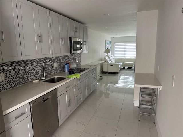 14944 SW 88th Ter, Miami, FL 33196