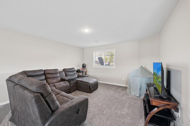 425 Eagle Street NW, Isanti, MN 55040