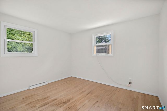31 Meadowlark Road, Enfield, CT 06082