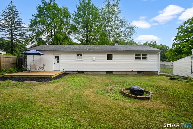 31 Meadowlark Road, Enfield, CT 06082