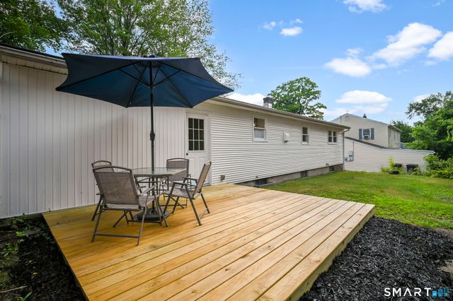 31 Meadowlark Road, Enfield, CT 06082