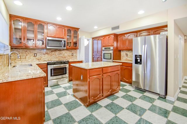 1109 NOBLE RIDGE Way, El Paso, TX 79912