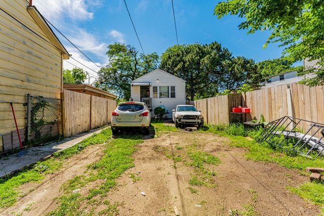 7549 S Saint Lawrence Avenue, Chicago, IL 60619