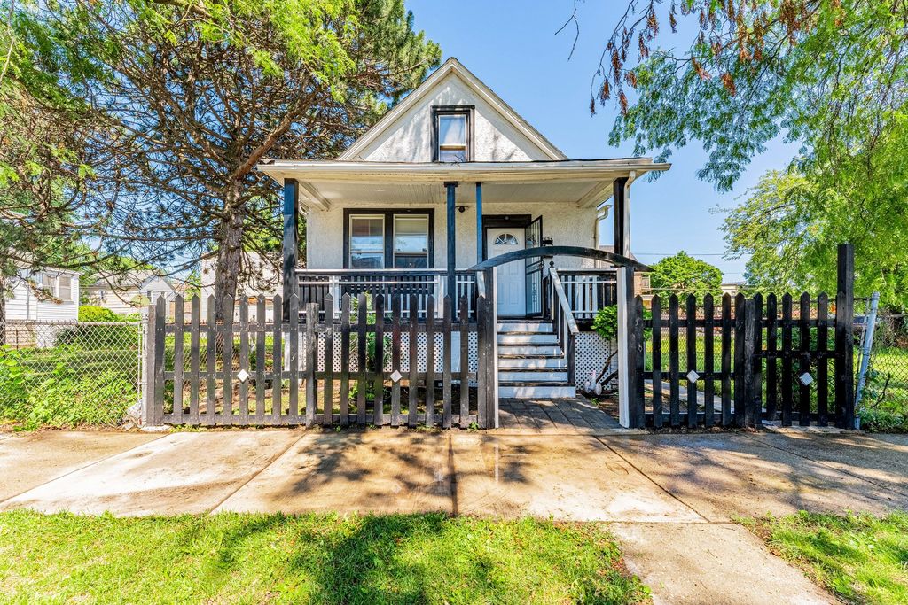 7549 S Saint Lawrence Avenue, Chicago, IL 60619