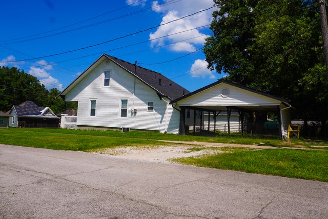 1230 W Atlantic Street, Springfield, MO 65803