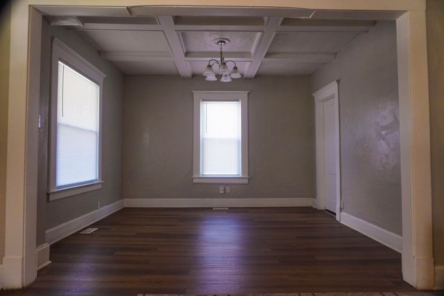 1230 W Atlantic Street, Springfield, MO 65803
