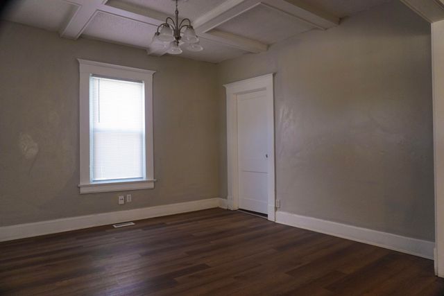 1230 W Atlantic Street, Springfield, MO 65803