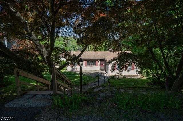 58 Tamarack Trl, Hardyston Twp., NJ 07460