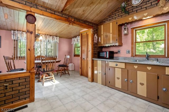 58 Tamarack Trl, Hardyston Twp., NJ 07460