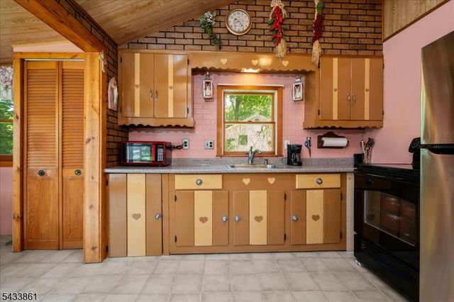 58 Tamarack Trl, Hardyston Twp., NJ 07460