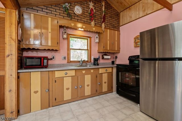 58 Tamarack Trl, Hardyston Twp., NJ 07460