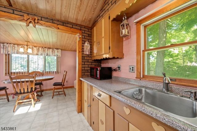 58 Tamarack Trl, Hardyston Twp., NJ 07460