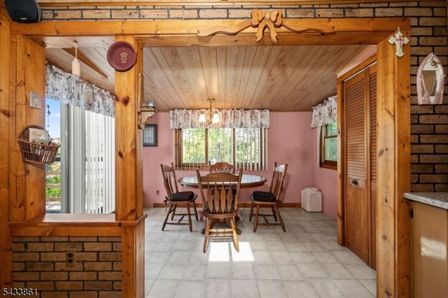 58 Tamarack Trl, Hardyston Twp., NJ 07460