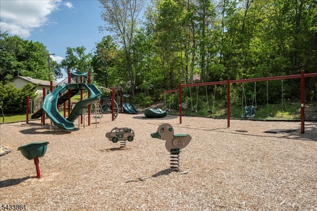 58 Tamarack Trl, Hardyston Twp., NJ 07460