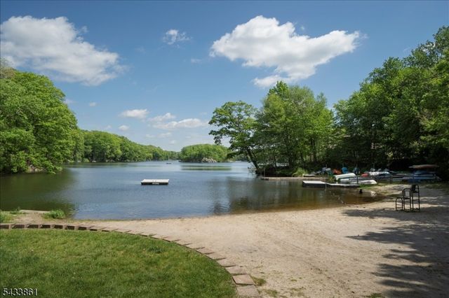 58 Tamarack Trl, Hardyston Twp., NJ 07460